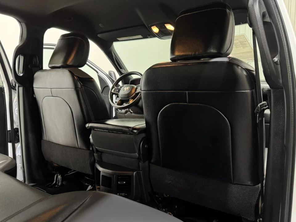 2023 Ram 2500 - Image 18 of 31