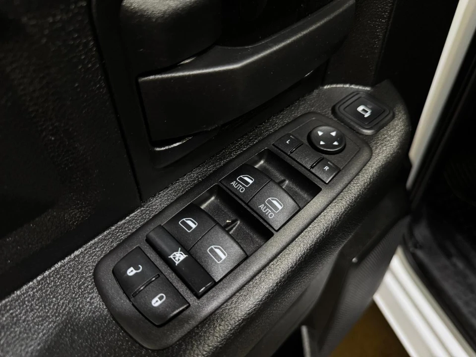 2023 Ram 2500 - Image 27 of 31
