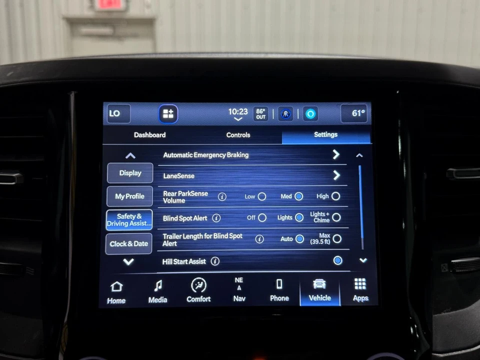 2023 Ram 2500 - Image 17 of 31