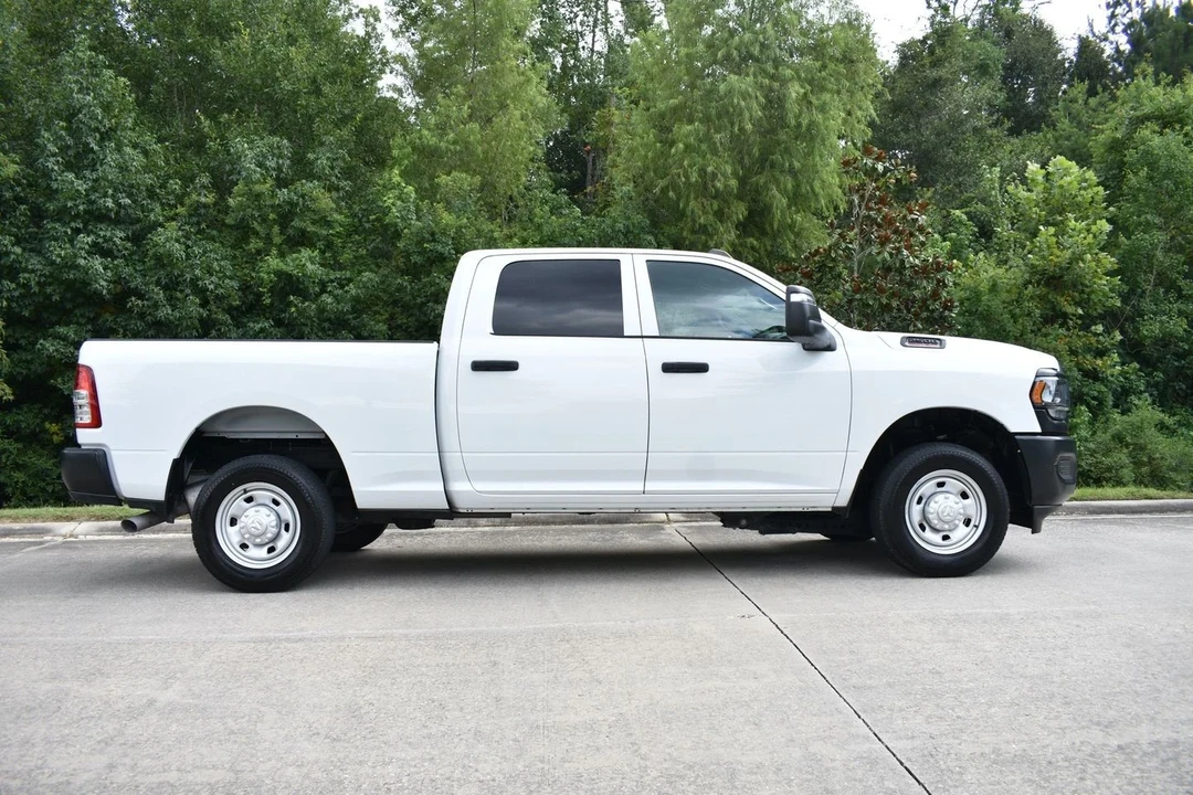 2023 Ram 2500 - Image 3 of 19