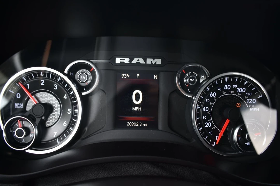 2023 Ram 2500 - Image 11 of 19