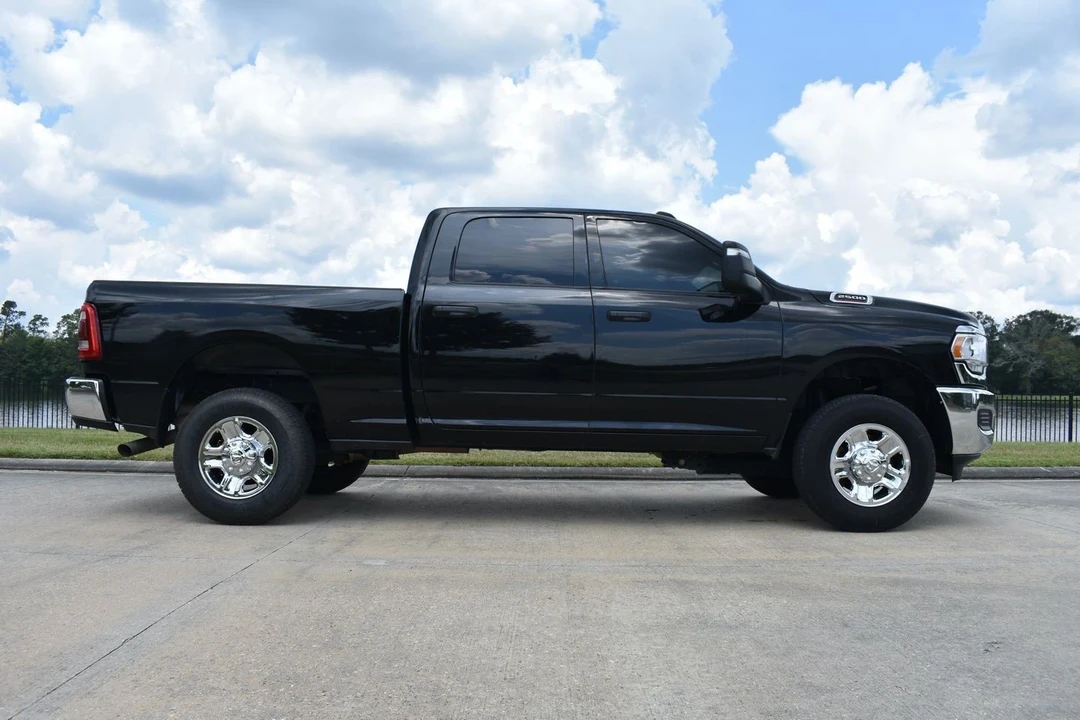 2023 Ram 2500 - Image 7 of 21