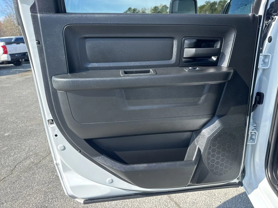 2023 Ram 2500 - Image 25 of 31