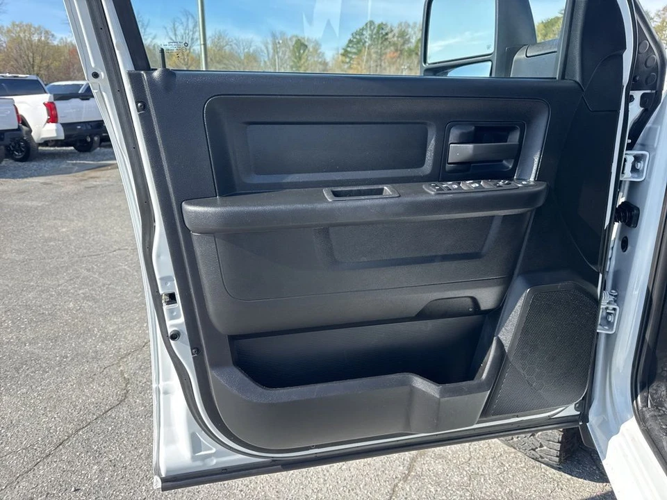 2023 Ram 2500 - Image 23 of 31