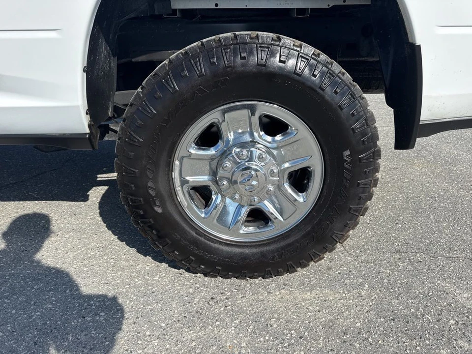 2023 Ram 2500 - Image 29 of 31