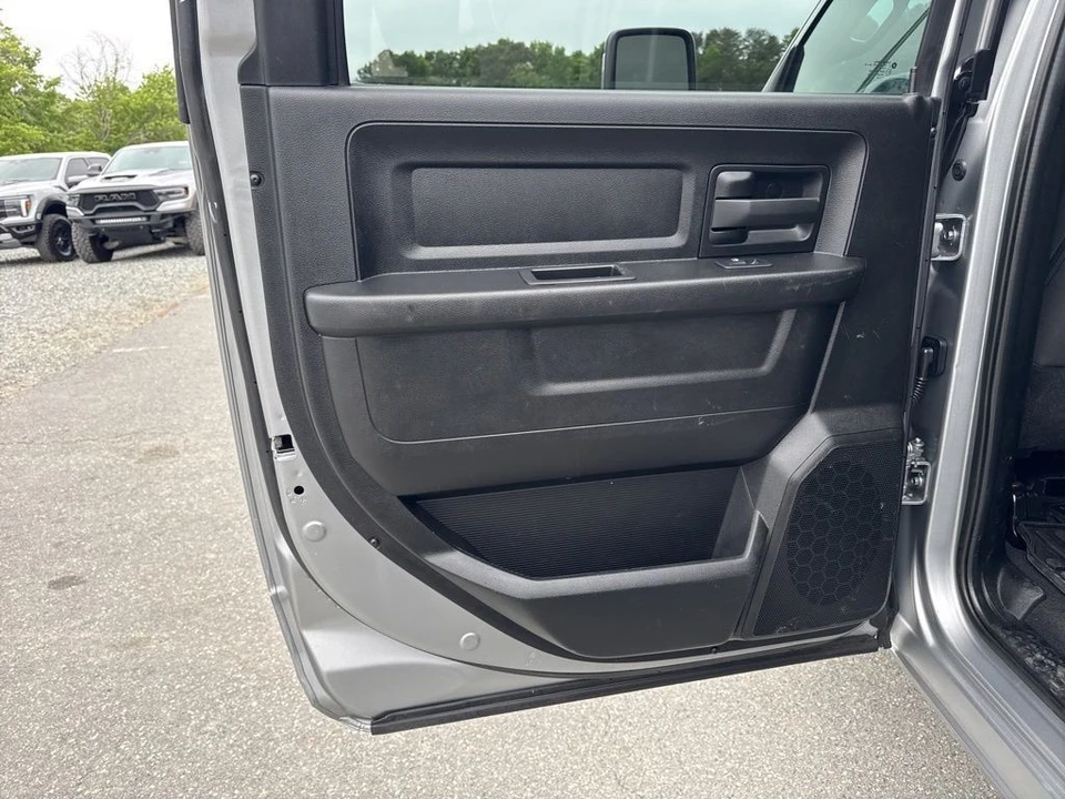 2023 Ram 2500 - Image 25 of 31