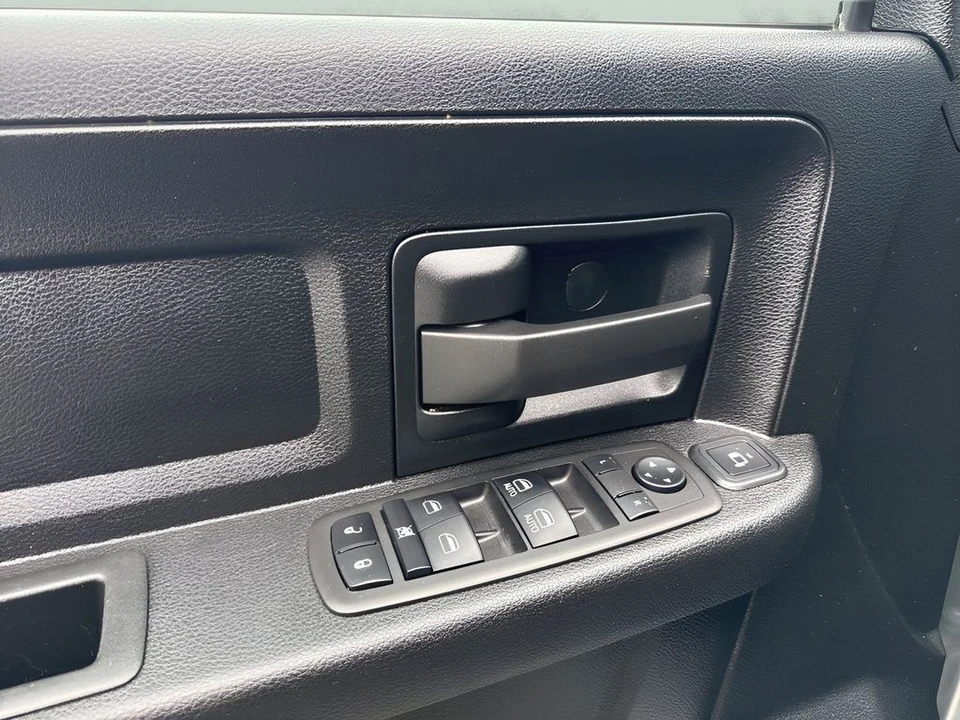 2023 Ram 2500 - Image 24 of 31
