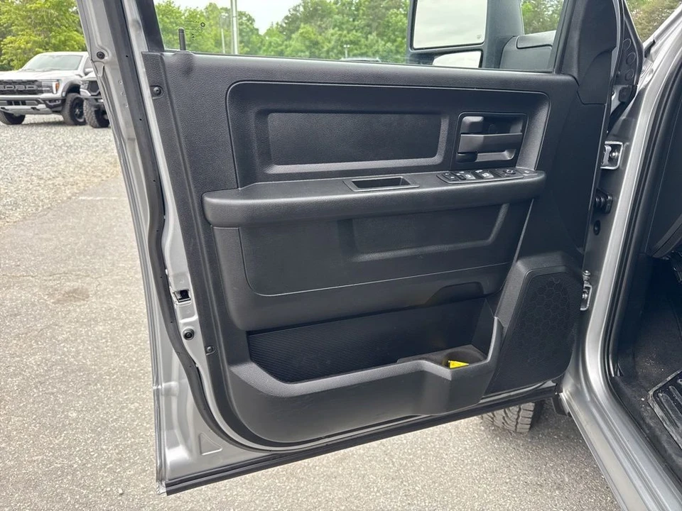2023 Ram 2500 - Image 23 of 31