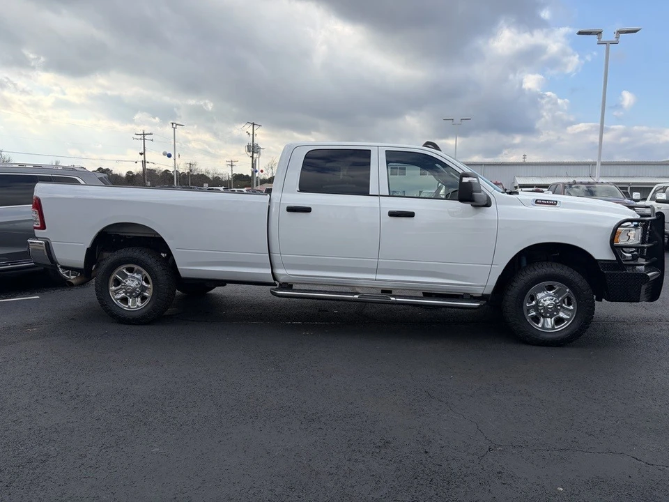 2023 Ram 2500 - Image 3 of 12