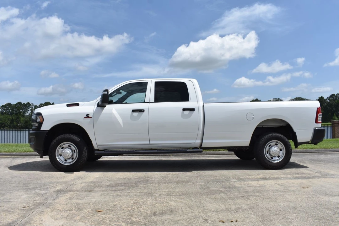 2023 Ram 2500 - Image 7 of 21