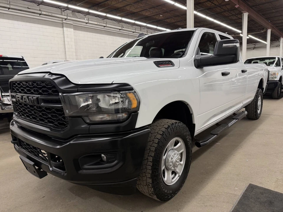 2023 Ram 2500 - Image 3 of 12