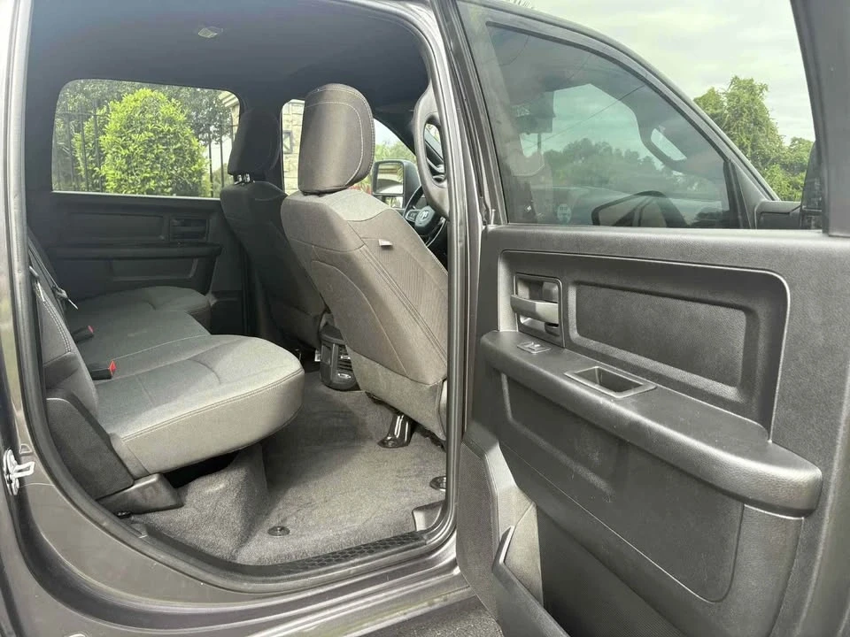 2023 Ram 2500 - Image 7 of 10