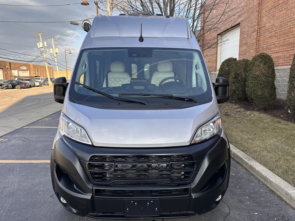 2023 Ram 3500 - Image 25 of 31