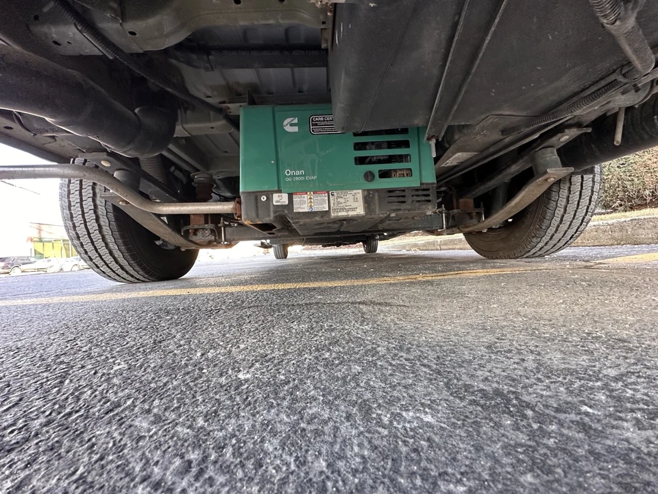 2023 Ram 3500 - Image 8 of 31
