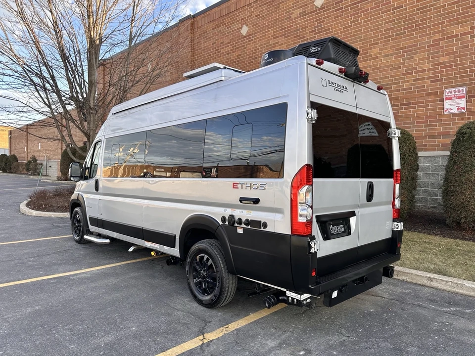 2023 Ram 3500 - Image 9 of 31