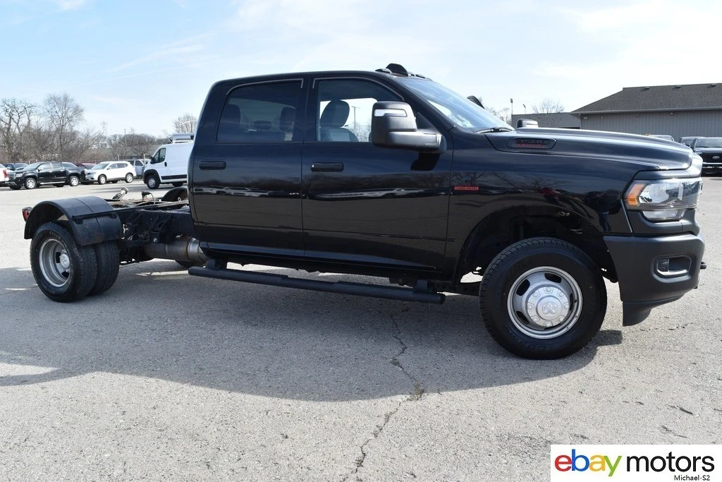 2023 Ram 3500 - Image 4 of 21