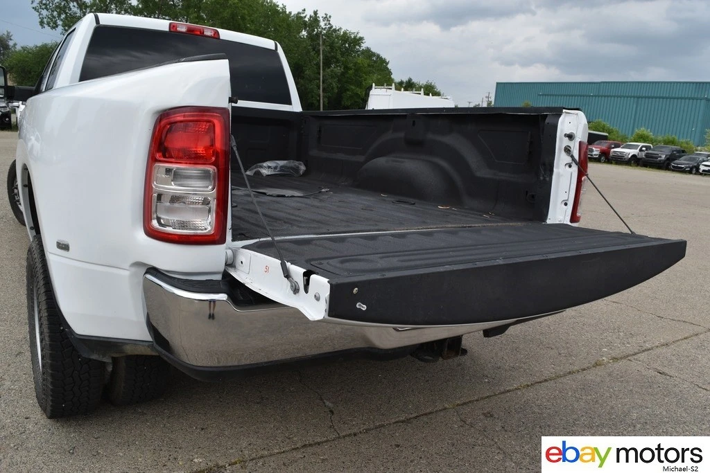 2023 Ram 3500 - Image 7 of 21