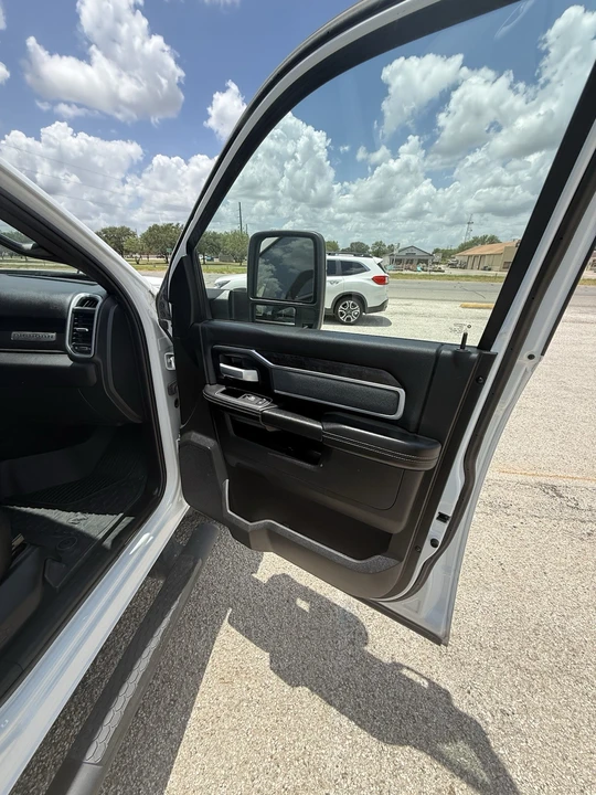 2023 Ram 3500 - Image 10 of 20