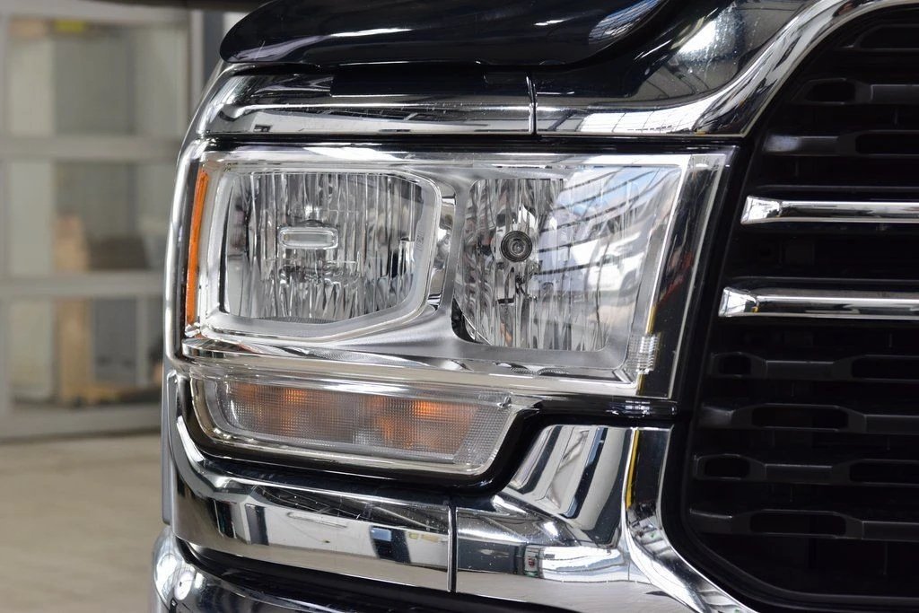 2023 Ram 3500 - Image 12 of 21