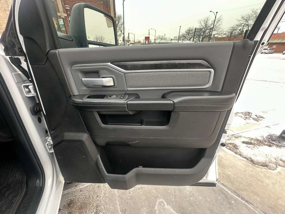 2023 Ram 3500 - Image 17 of 21
