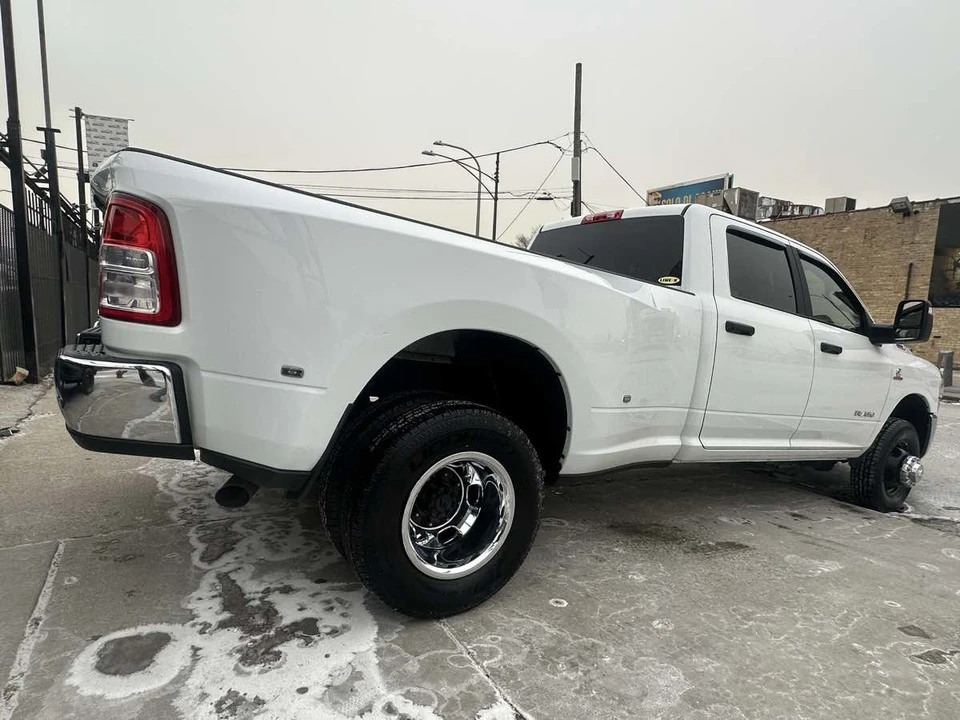 2023 Ram 3500 - Image 9 of 21