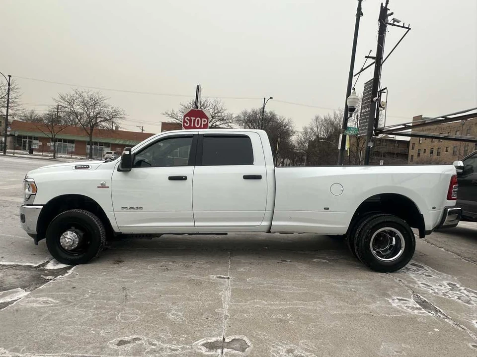 2023 Ram 3500 - Image 4 of 21
