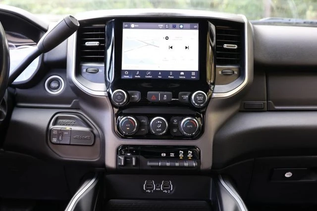 2023 Ram 3500 - Image 7 of 12