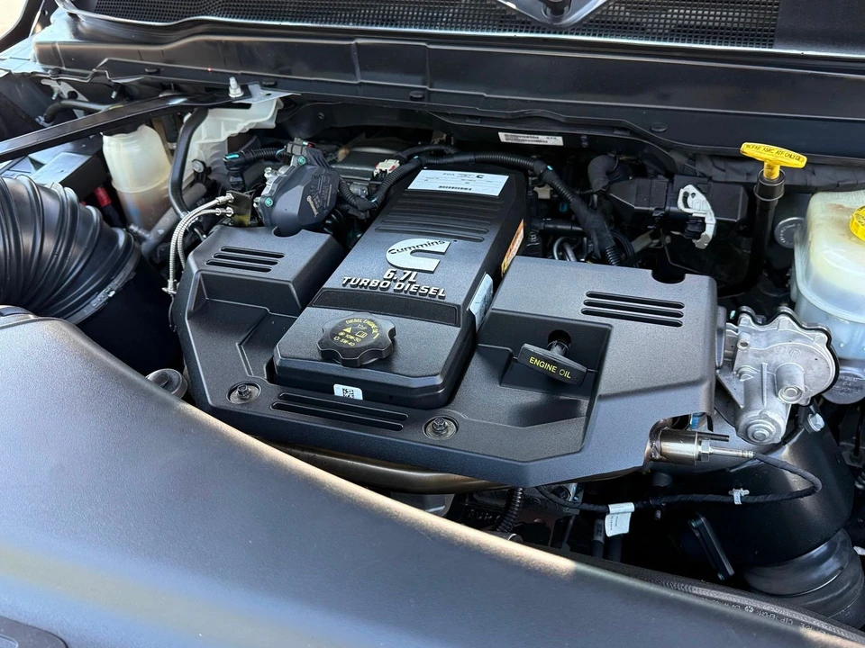2023 Ram 3500 - Image 4 of 12