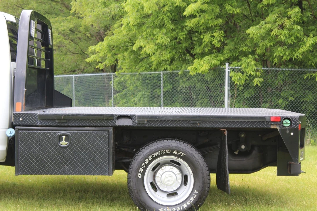 2023 Ram 3500 - Image 4 of 12