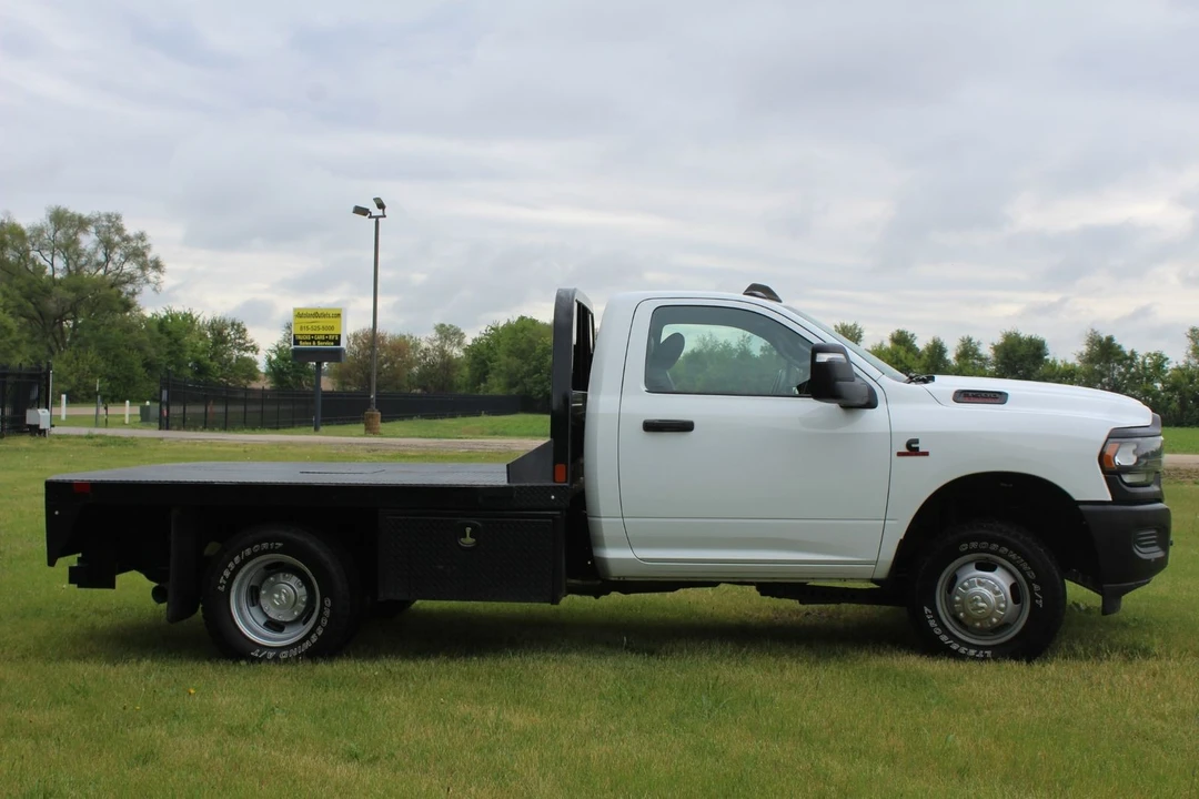 2023 Ram 3500 - Image 10 of 12