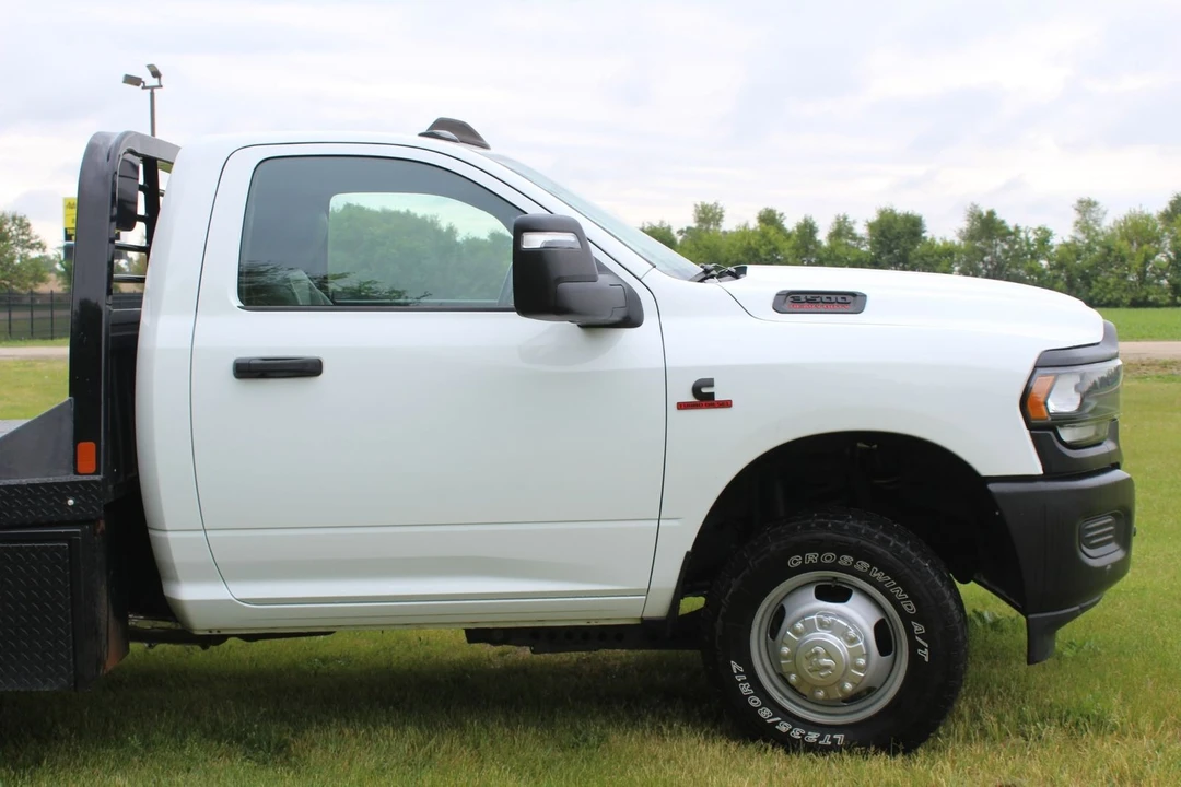 2023 Ram 3500 - Image 9 of 12