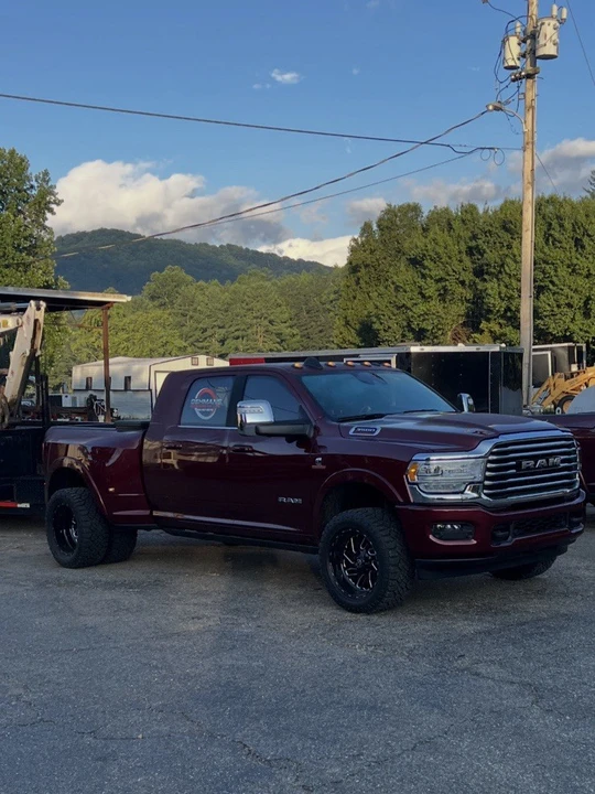 2023 Ram 3500 - Image 4 of 19