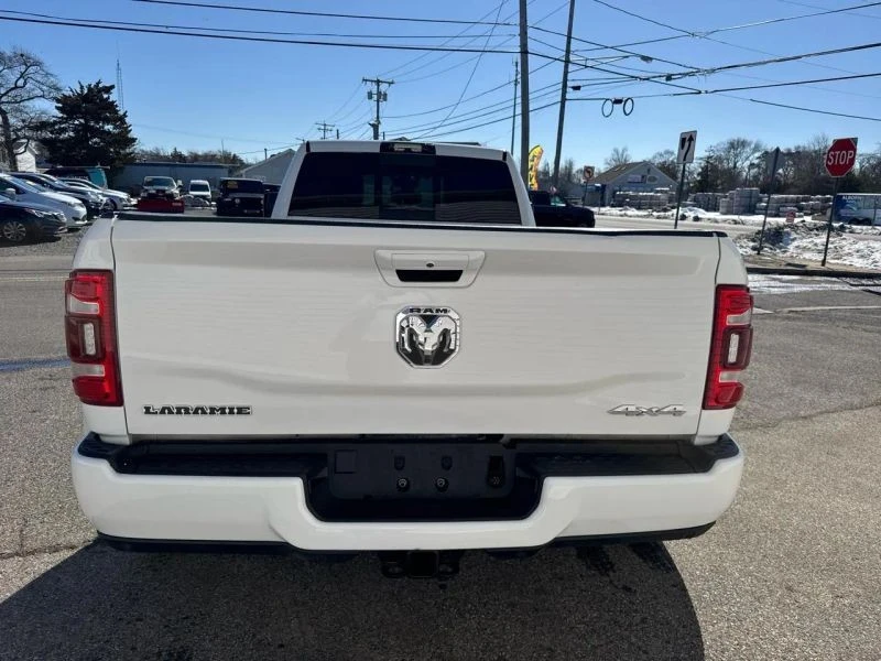2023 Ram 3500 - Image 4 of 12
