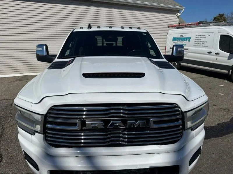2023 Ram 3500 - Image 9 of 12