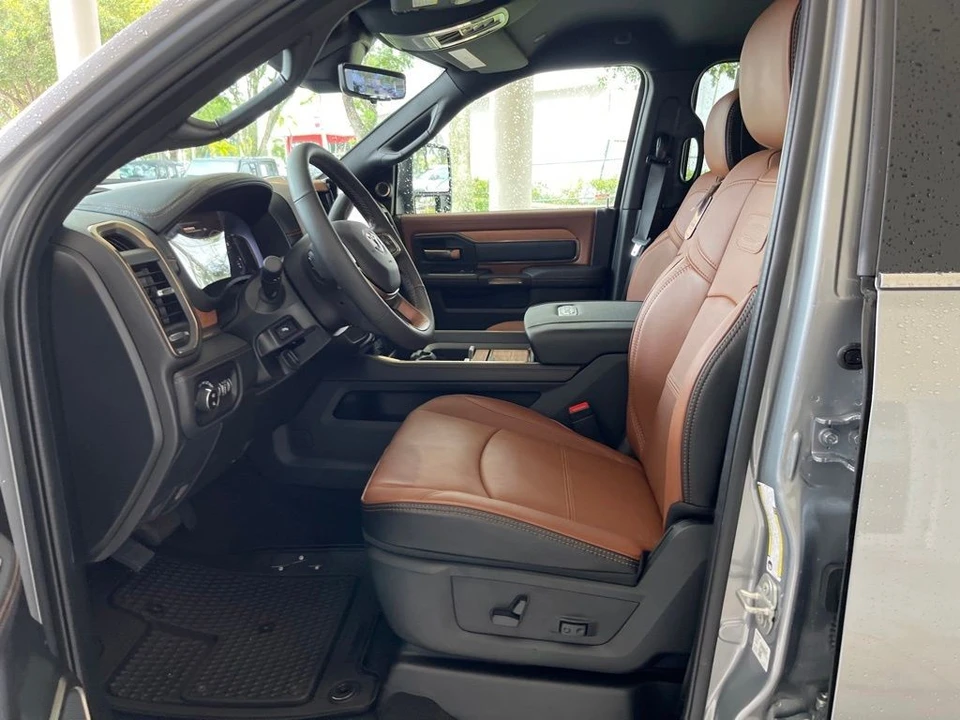 2023 Ram 3500 - Image 5 of 12