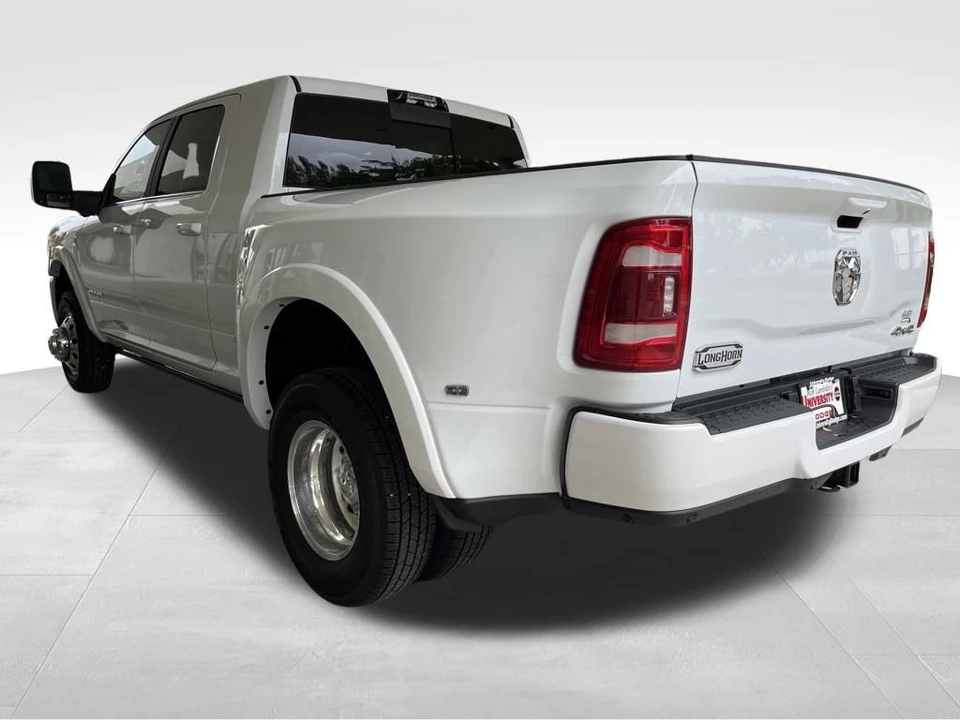 2023 Ram 3500 - Image 4 of 12