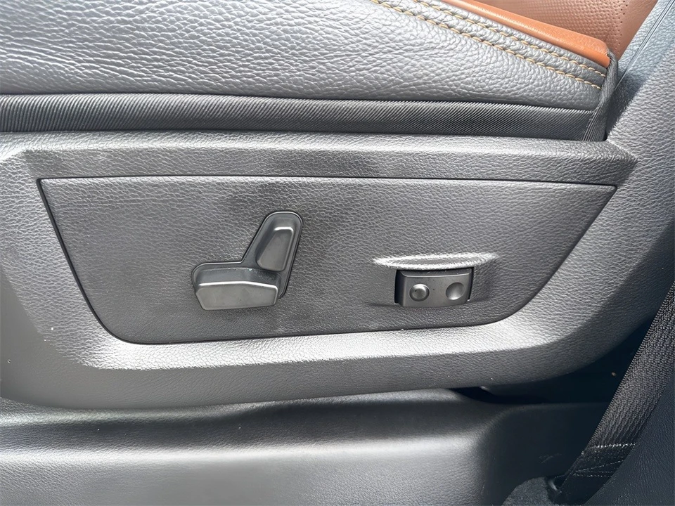 2023 Ram 3500 - Image 11 of 12