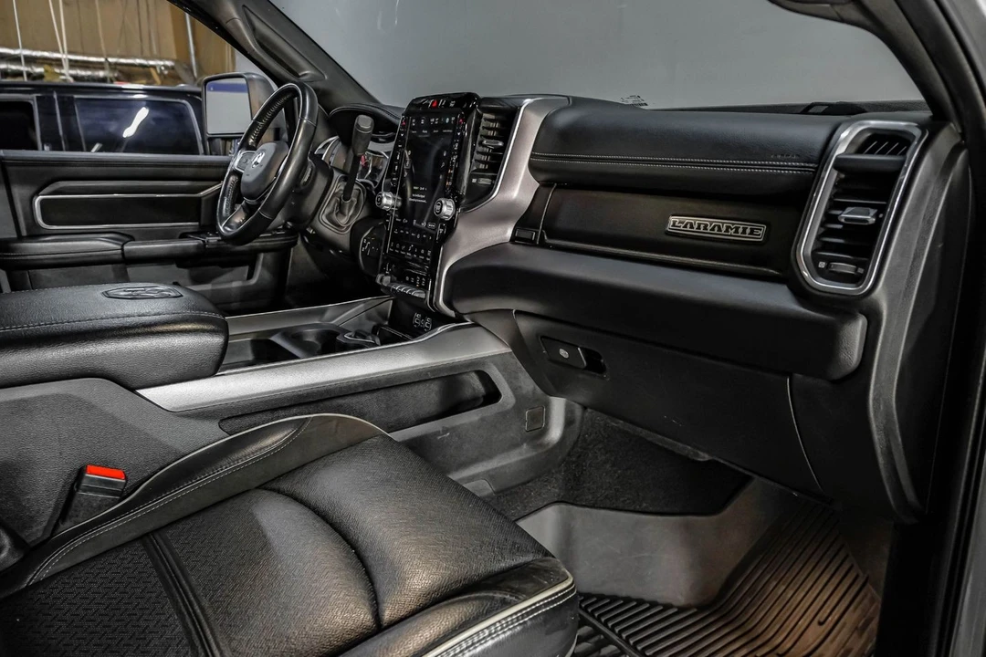 2023 Ram 3500 - Image 19 of 31