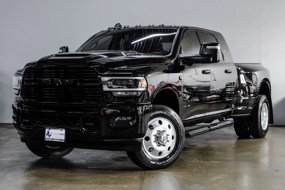 2023 Ram 3500 - Image 7 of 12