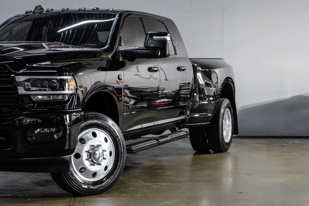 2023 Ram 3500 - Image 9 of 12