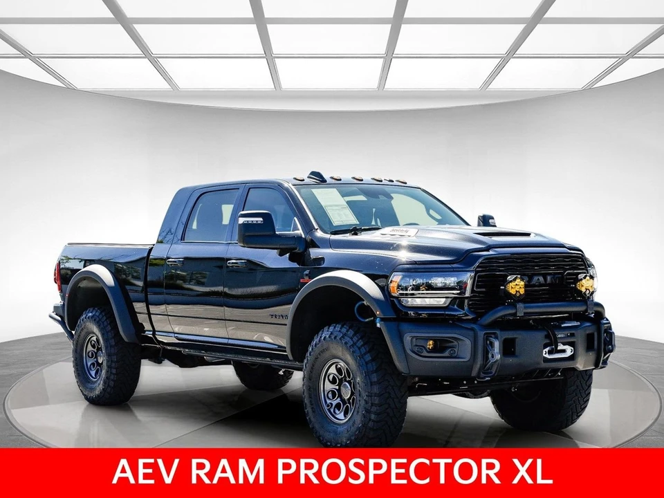 2023 Ram 3500 - Image 5 of 31