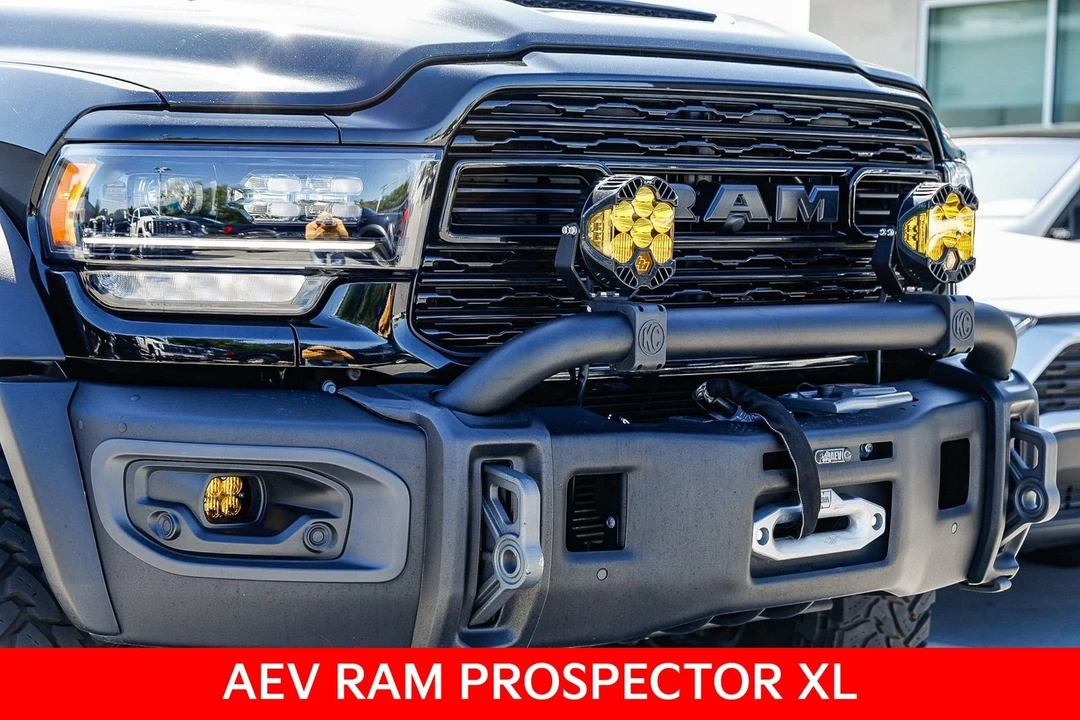 2023 Ram 3500 - Image 7 of 31