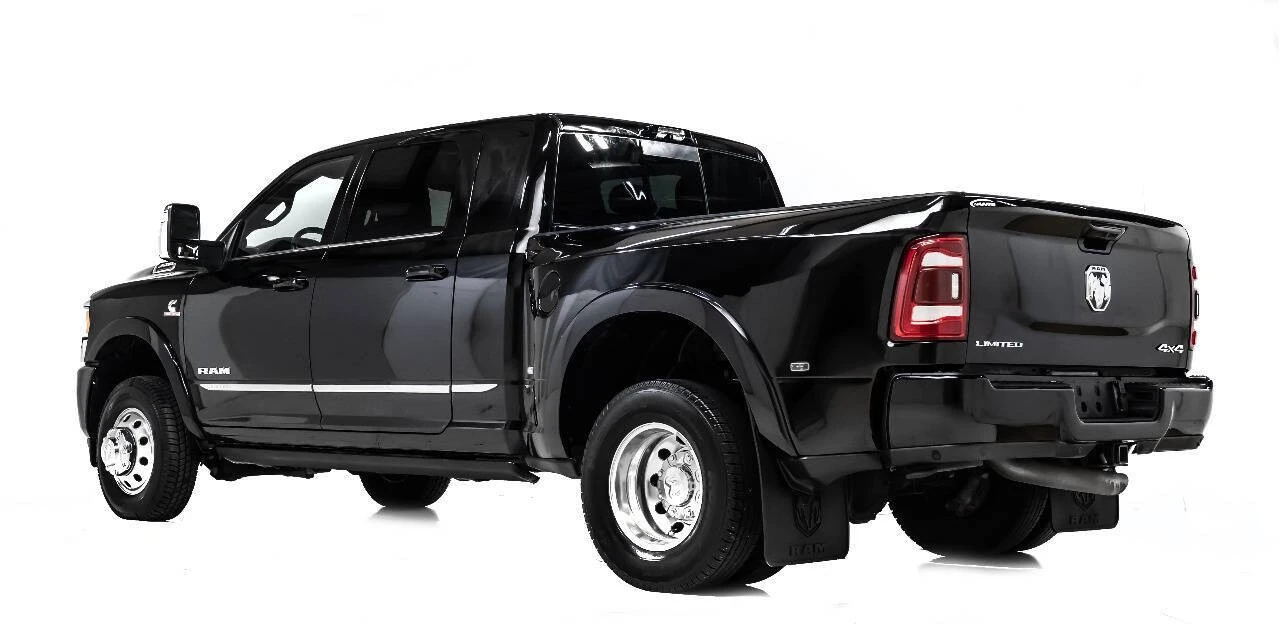 2023 Ram 3500 - Image 4 of 12