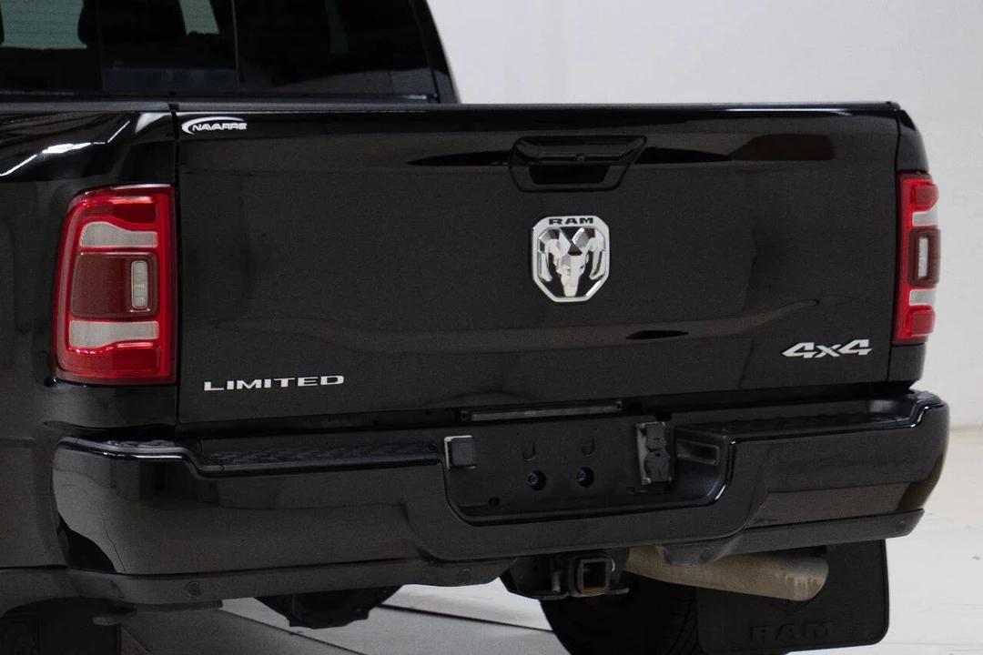 2023 Ram 3500 - Image 11 of 12
