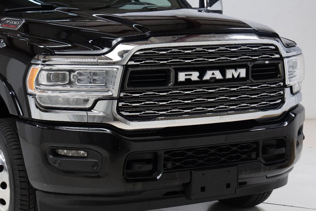 2023 Ram 3500 - Image 9 of 12