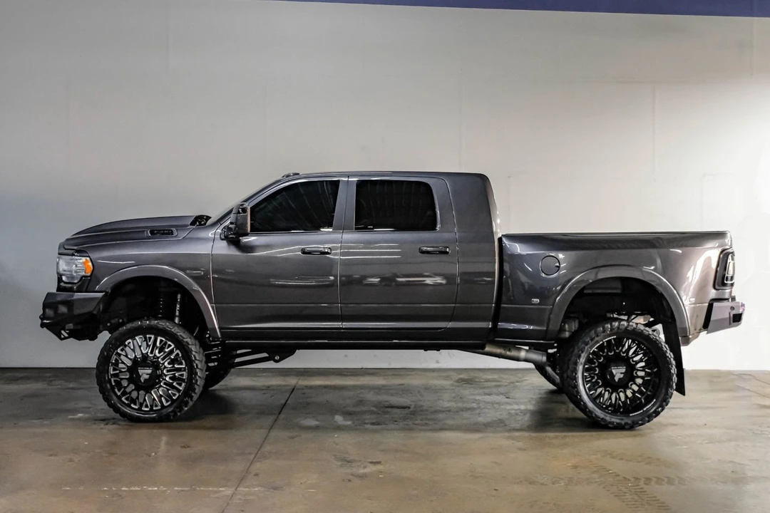 2023 Ram 3500 - Image 14 of 31