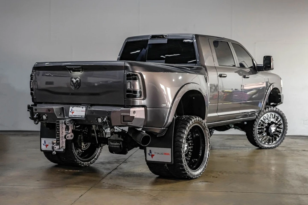 2023 Ram 3500 - Image 9 of 31