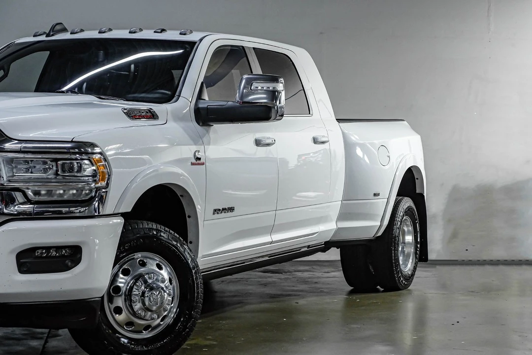 2023 Ram 3500 - Image 9 of 12