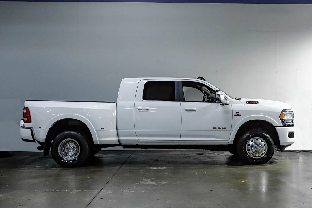 2023 Ram 3500 - Image 10 of 12