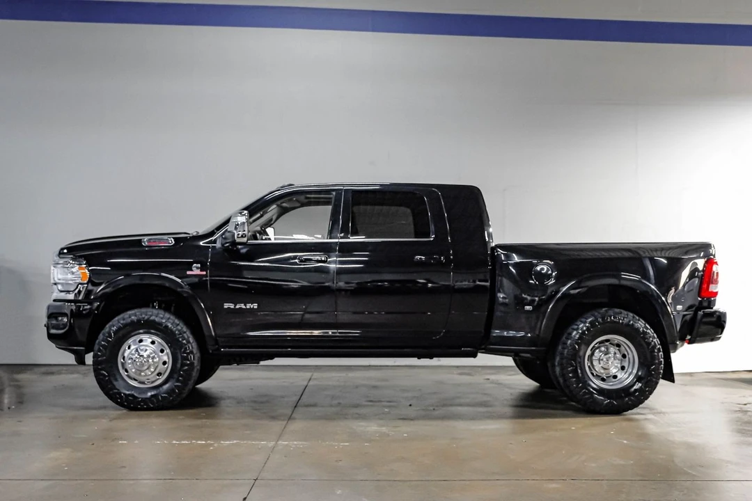 2023 Ram 3500 - Image 17 of 21